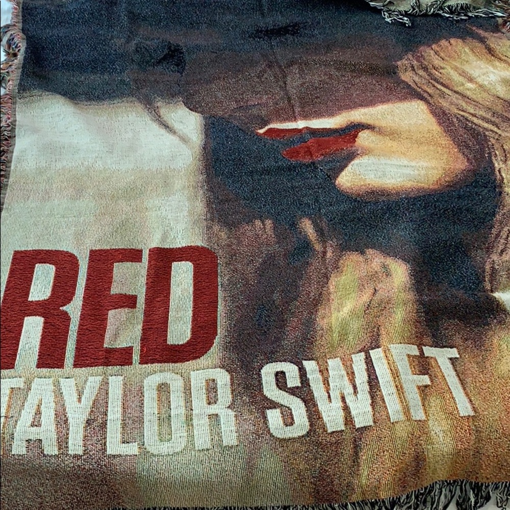 Taylor Swift RED tour blanket